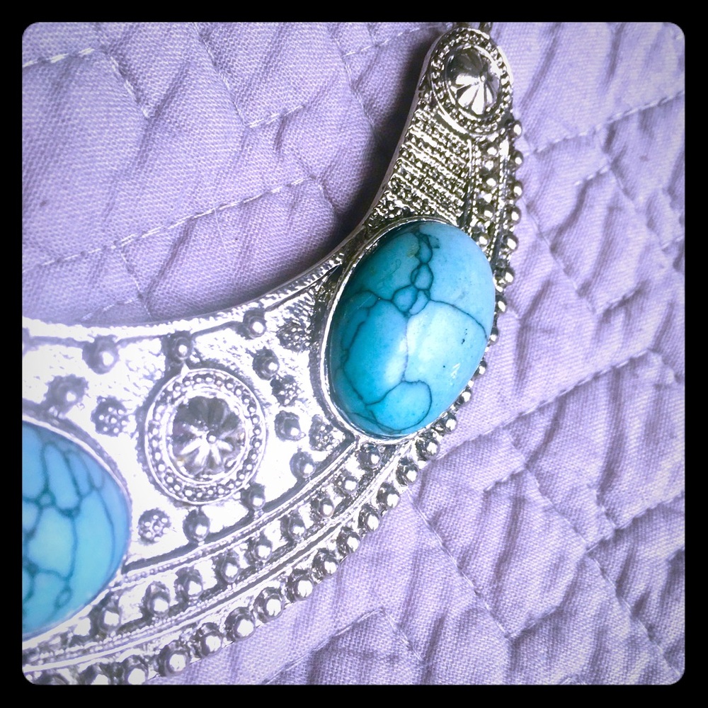 Fashion Turquoise Plaque Necklace.